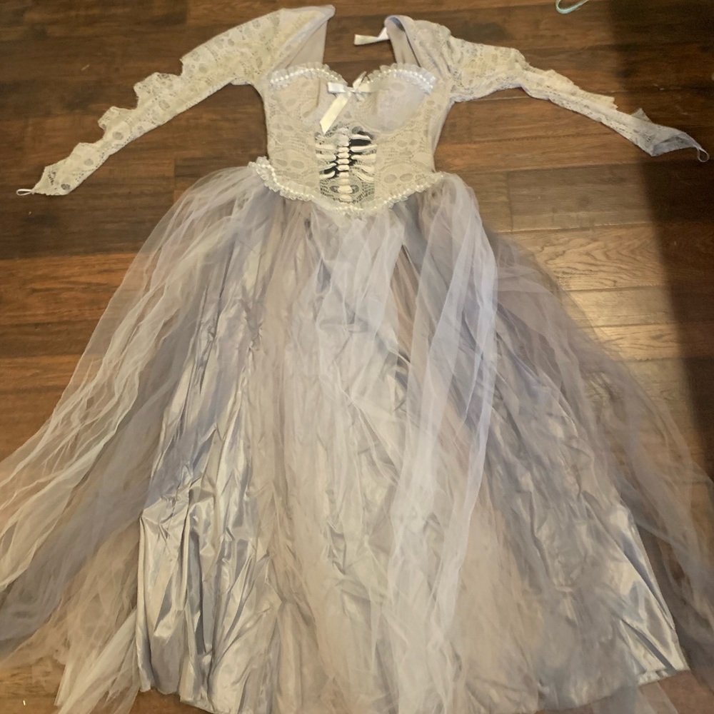 Brand new Corpse Bride Halloween costume! size small